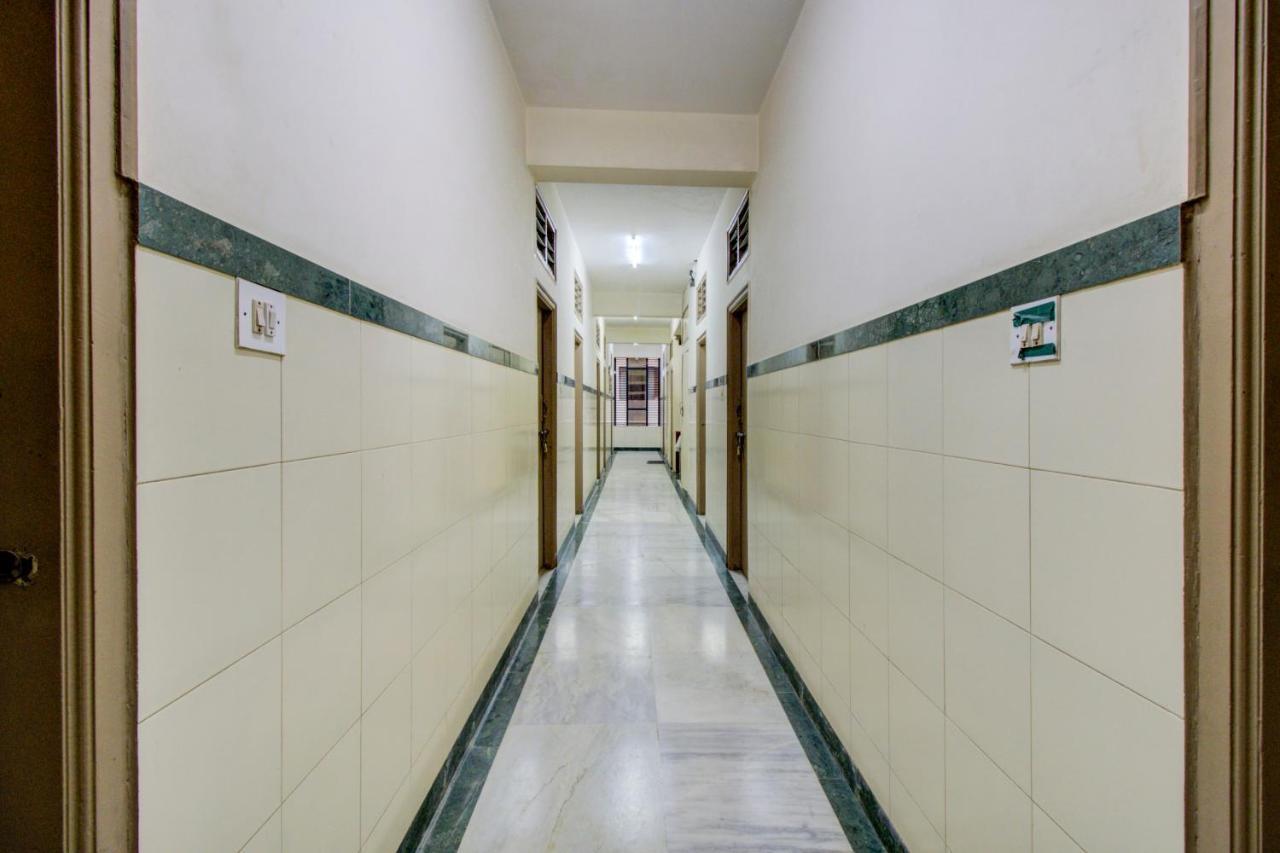 SPOT ON 75643 Golden Guest House Bangalore Exterior foto